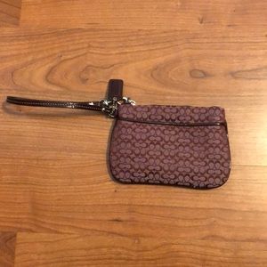 Really cute coach tote bag. Barely used!